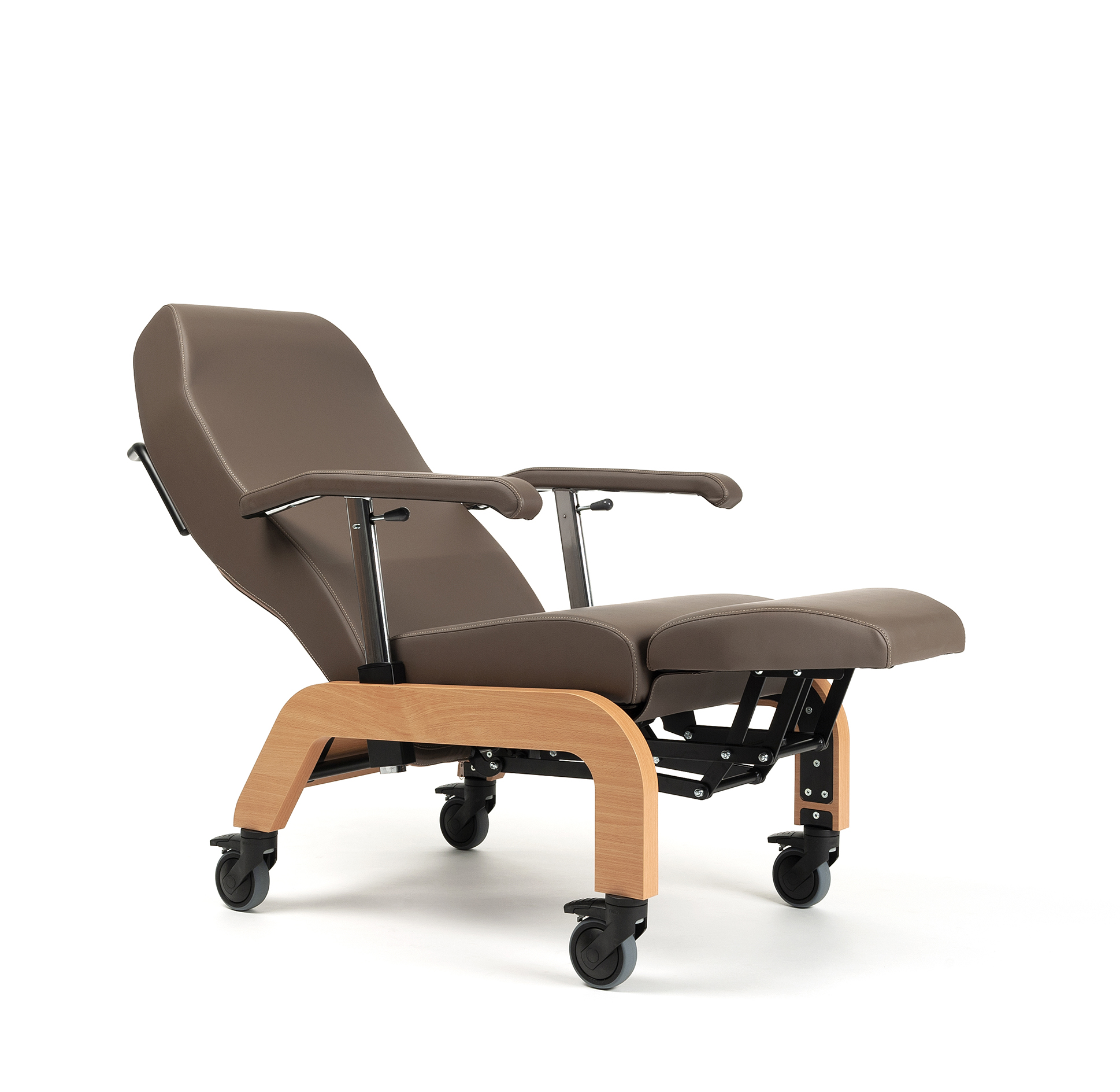 Bretagne wheels - beech lichtbrown - 3Q tilted view